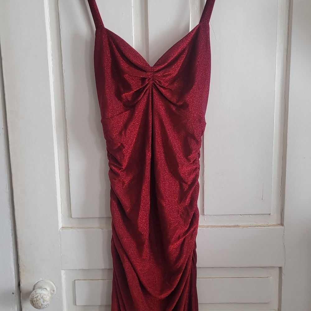 Sz 10 Davids Bridal Elegant Red Ruched Dress